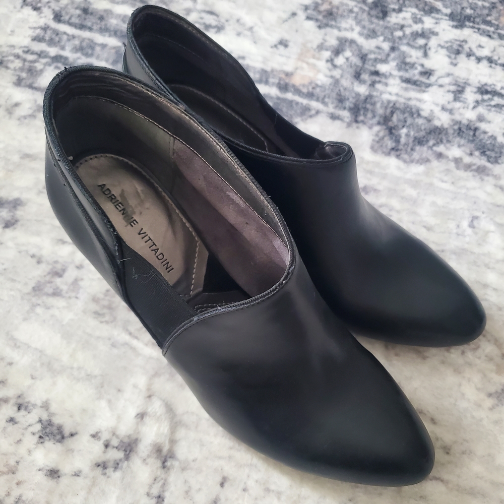 Adrienne Vittadini Black Leather Pointed Toe Ankle Booties Heels Size 9.5